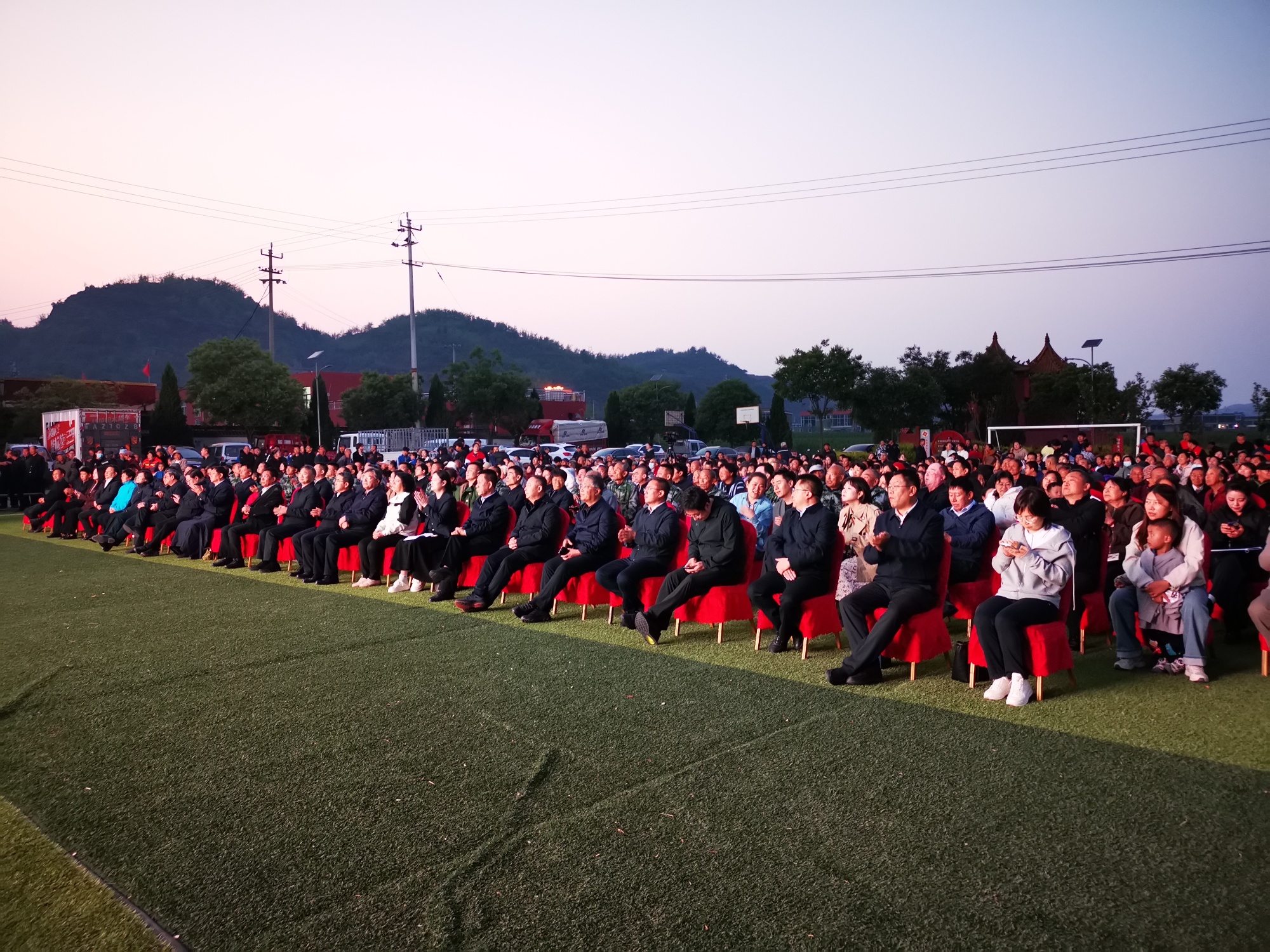 新时代乡村振兴电影《青塘》在山西临县前青塘村全国首映(图2)