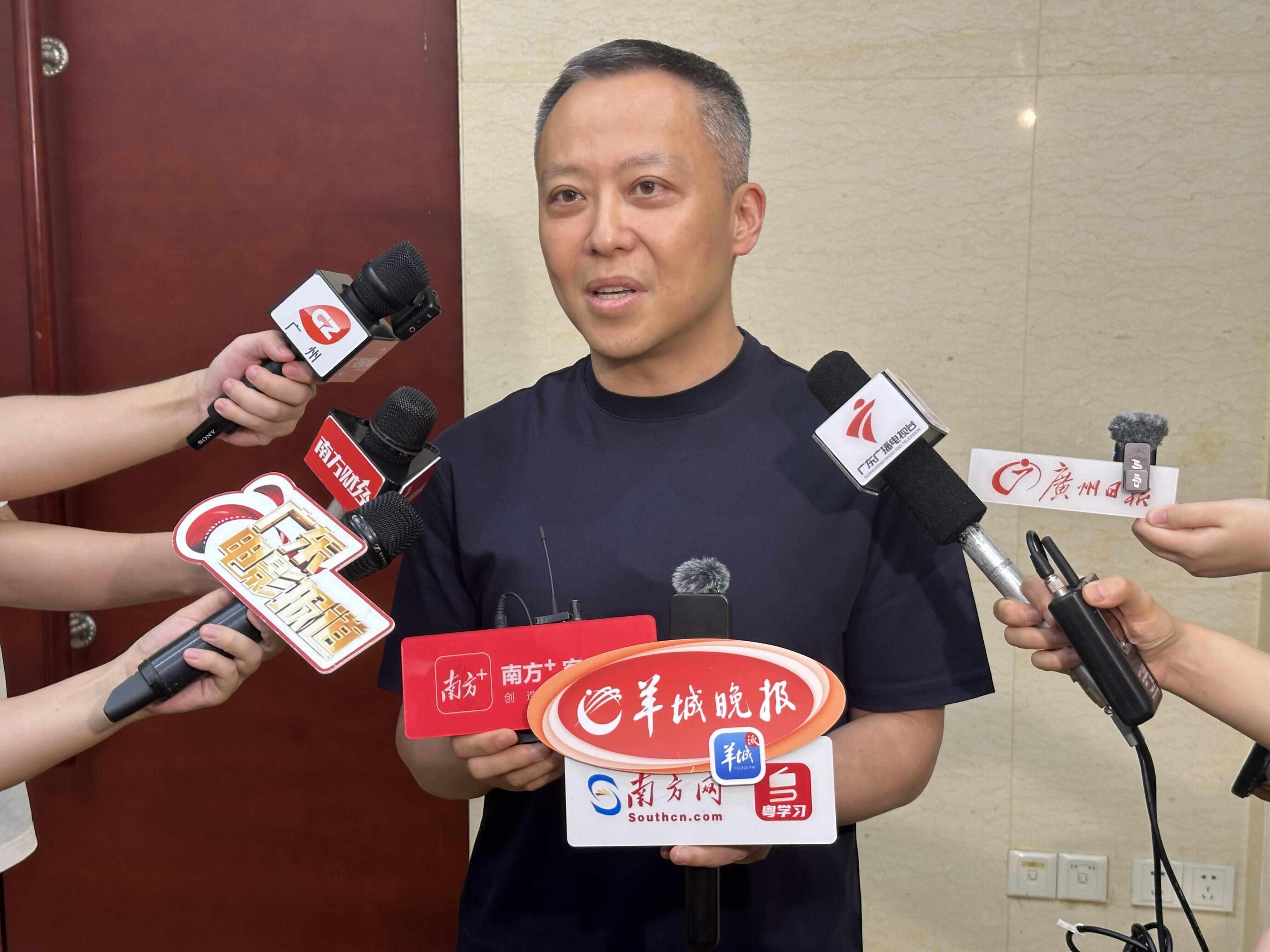 张艺谋监制电影《阳光之路》在广州拍摄 广东影视政策推进落实座谈会