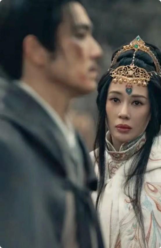 岁月不败真美人！《藏海传》余男亮相告诉你啥叫影视圈顶级美(图4)